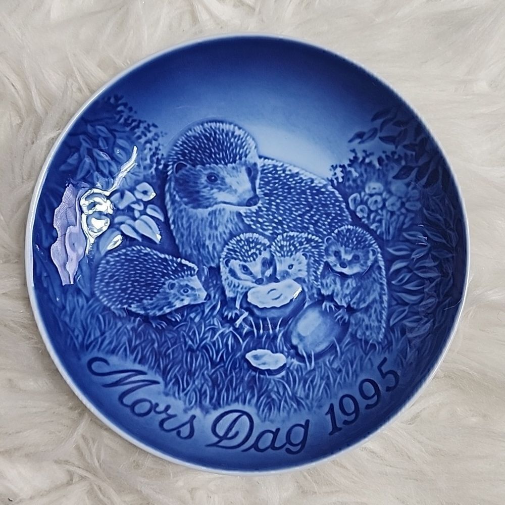 Vintage 90's Hedgehog Mother's Day Plate